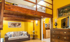 One bedroom appartement with enclosed garden and wifi at Roma